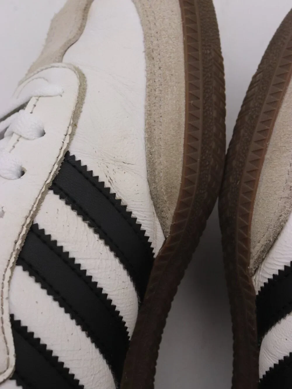 Adidas Samba OG Men's Size 10 Low White Black Gum Sneakers B75806